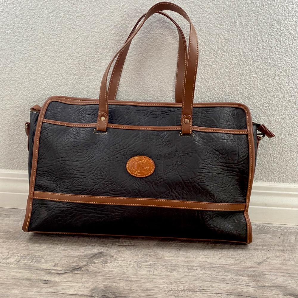 International All Weatherwear Leather Purse